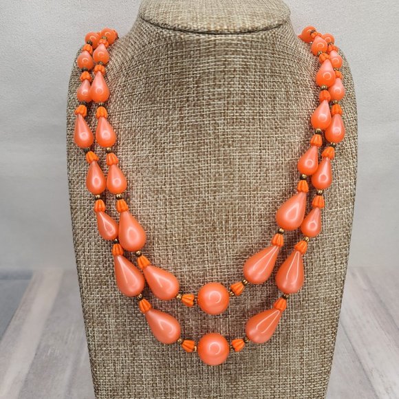 Vintage 70s Bright Double Strand Coral Orange Moonglow Lucite and Glass Necklace - Picture 8 of 9